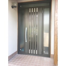 一日で完了!玄関ドアリフォーム