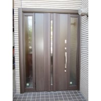 一日で取り替えられる、玄関ドアリフォーム