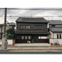 街並みに調和した外装