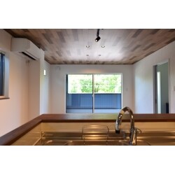 築20年以上の建物（鉄骨と木造の混構造）を弊社が提案するプラスアルファで、デザイン性・機能性を高めて心地よく暮らせる住まいに全面改装しました。
