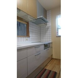 長年ご使用のキッチンを今回は下台（カウンター・カラン・IH含む）とレンジフードのみ交換致しました。
ご要望の中から優先順位の高いものを厳選し、工期を最短にした時短リフォームです！
