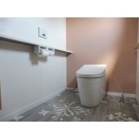 アクセントクロスで心地よいトイレ空間へ!