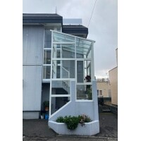 階段に雪が積もらない!風除室の取付