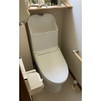 古く汚れが気になるトイレから、掃除性能に長けた一体型トイレへ