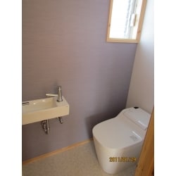 省スペースでトイレ空間を有効に使える　ホワイト色で清潔感あります。