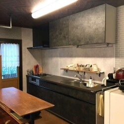 今回部分的な修繕の依頼がありましたが、色々補修部分がでてきたため、入替工事に変更となりました。