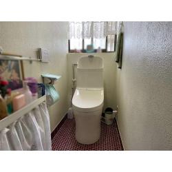 タンク一体型のトイレで隙間が少なくなり、お掃除が楽チンになります。