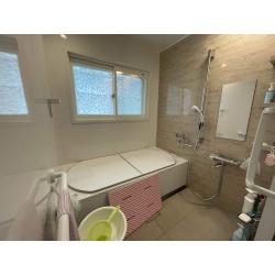 断熱リフォームで、浴室とトイレの寒さが軽減されて暖かい空間になります。