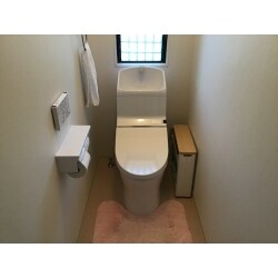 今までより明るいトイレになりました。