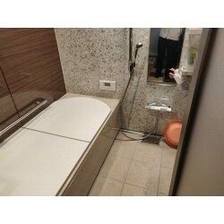 暖かい浴室と、お手入れが簡単なトイレにリフォームして快適に！