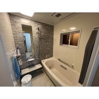床が滑らず暖かい浴室と、明るい洗面室リフォーム