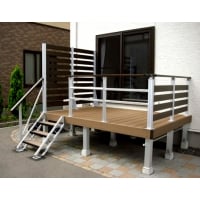 耐候性・耐久性に優れた人工デッキでお手入れラクラク