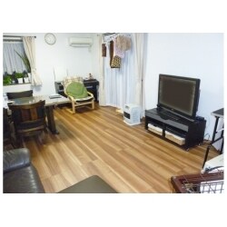 ＬＤと和室を繋げ広いリビングに改築。床材と壁クロスをペット対応に張り替え、トイレも入れ替えました。