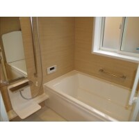 木目調の温もりを感じるシステムバス