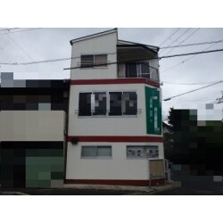 既存看板撤去後に、耐候性にすぐれ、遮熱性能の高い塗料で施工しました。