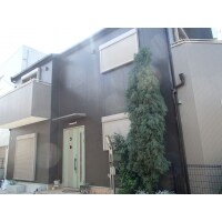 落ち着いたブラウン系で温かい印象に