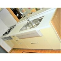 明るく爽やかなパステルカラーのキッチン