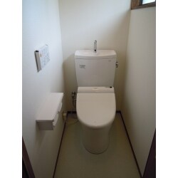 トイレ改修工事（隅付タンク洋便から節水トイレへ）