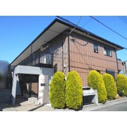 目に見える外観部分が全体的にツヤ感が出て､美しく生まれ変わりました｡
バルコニー防水や屋根の雨漏れ防止処理もしっかり施し安心です｡