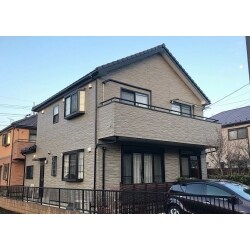 最高級塗料と言われているプラチナ無機シリーズで外壁塗装をしました。耐久性はなんと２０年以上。雨水で汚れを洗い流してくれる効力があるので、10年後、20年後の経過が楽しみです。