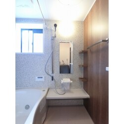 浴室、トイレのリフォーム。オシャレでセンスのある柄選びはお施主様の娘様。ご家族で楽しいリフォームになりました。