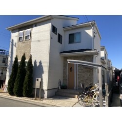 サイクルポート・LIXILネスカRミニ　　　　　　　　　　　　　　　　　　　　　　　　　　　　　　　　　　　　　　　　　　アルミ材色・シャイングレー　　　　　　　　　　　　　　　　　　　　　　　　　　　　　　　　　　　　　　　　　　　　　　屋根色・ブルーマットS