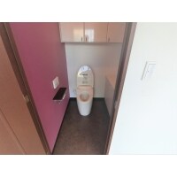 アクセントクロスでホテルライクなトイレリフォーム