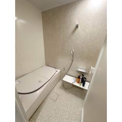 窓や鏡をあえて設けないことで、お掃除がしやすい浴室リフォーム