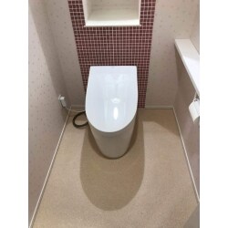 トイレ単体の取替工事を行い、
T社のネオレストAH2Wを設置致しました。
瞬間暖房便座機能付きで冬でも便座がすぐ温まります。