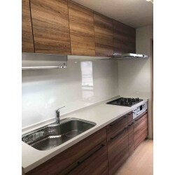 水まわり一式をリフォーム致しました。
すぐ引っ越しして住みたいので、引っ越し期日までに工事を終わらせて欲しいとの事でした。
なので、スピーディーに打ち合わせや工期調整、商品発注を行い、施工致しました。