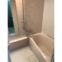 マンションユニットバスの入替工事を行いました。
空間に余裕があったので1216から1316へサイズアップ致しました。以前よりも広々とした浴室空間になっています。
