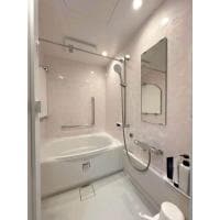 丁度いい位置にある手すりが、入浴をラクにする浴室リフォーム