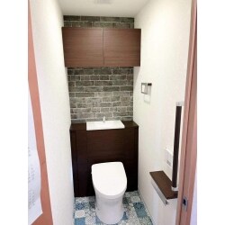 好みのデザインにして快適な住生活を送りたいとの事で、浴室とトイレのリフォームを行いました。使用製品はどちらもＴ社を採用。どちらもデザイン性にこだわった空間になりました。