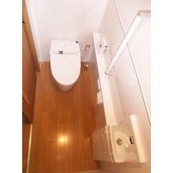 廊下からトイレへの段差を解消したリフォーム