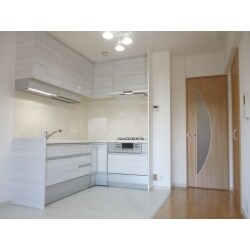 中古マンション購入後の水廻り他内装リフォームを致しました。