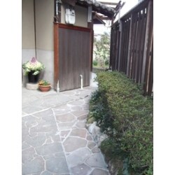 天然石の乱貼りで雰囲気がでました。