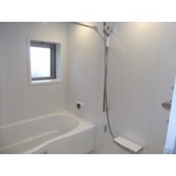 LIXIL　リノビオP　1620 浴室全体が明るくきれいに仕上がりました。