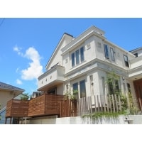 ウッドデッキでプライバシーと空中庭園の確保