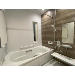 お客様が快適にご利用いただけるよう、バリアフリー、断熱性、機能性などに配慮した水回りリフォームを工事させていただきました。

