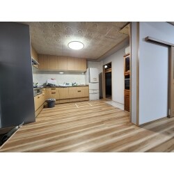 ダイニングと和室を一部屋にして、一体のLDKにリフォームしました。
