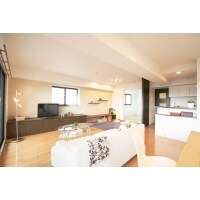 湿気を解消。光と風が通り抜けるくつろぎ空間。