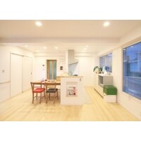 隅々まで光が届く開放的なバリアフリー住宅