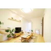 狭小住宅で陽の光を浴びる、開放LDKリフォーム