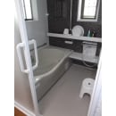 タイル張の浴室よりユニットバスへ取替．暖房カワック取付
洗い場には電気暖房付