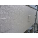 塗料工業のパイオニアとして知られる日本ペイントの新技術 「ラジカル制御技術」を用いた塗料、パーフェクトトップ。
ラジカルが塗膜に触れるのを抑えることで紫外線による外壁の塗膜劣化を防ぎ、塗装の寿命を延ばしてくれます。