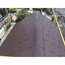 経年による劣化が見られた屋根を再塗装でリニューアルしました。