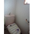 壁のクロス張替え
床のクッションフロアーを張替えました

クロスはピンクの花柄になり、華やかなかわいいトイレに変身しました。