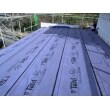 屋根を葺く前には防水紙の施工も重要です。
