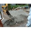 入れた土を天圧し、ワイヤーメッシュを布設したらコンクリート打設で完成です。
