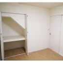 畳をフローリングにして和室から洋室に大変身！
階段下スペースもしっかり収納スペースとして確保。
